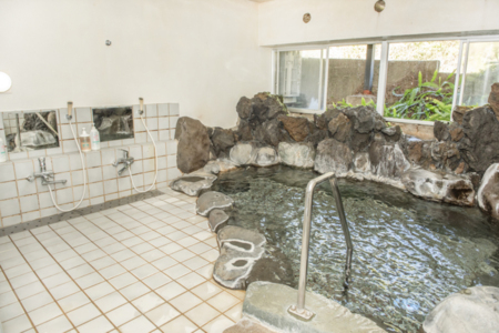 敷地内本館温泉浴室の入浴可※時間制限あり