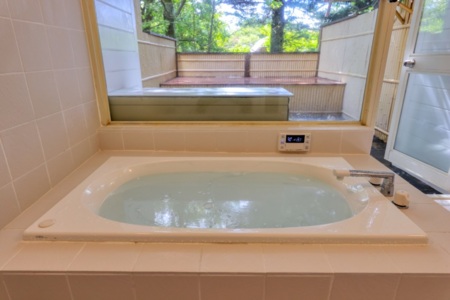 内風呂は24時間入れるマイクロバブル泉
