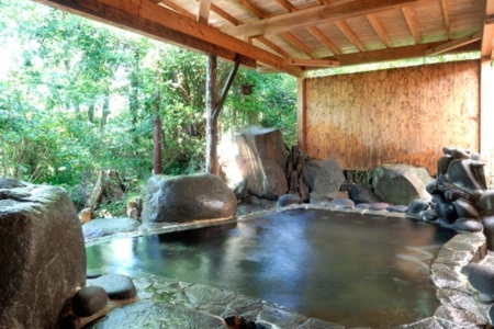 アウトドアバス　別アングル