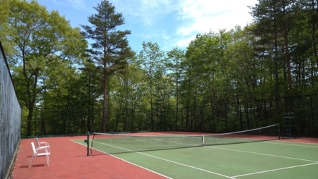 テニスコート(車で5分)