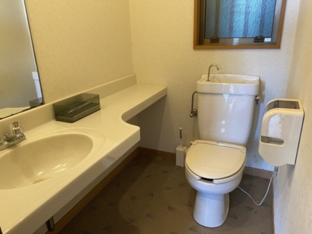 本館トイレ