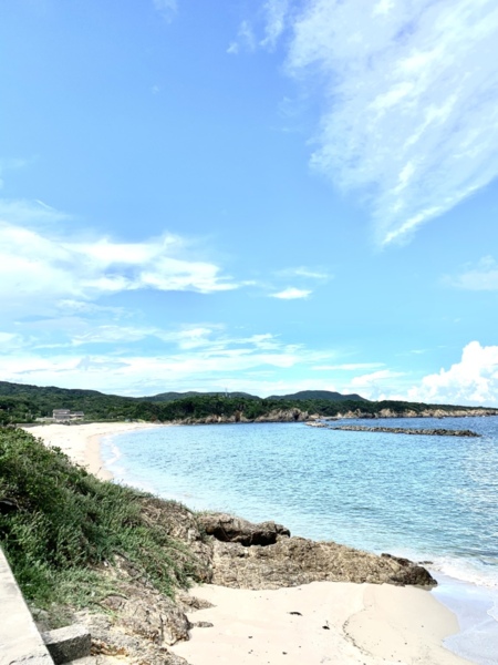 車で3分の場所にある千鳥ケ浜海水浴場