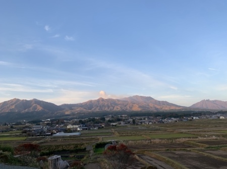 阿蘇山は穏やか。噴煙の心配はございません