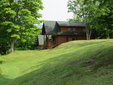 現風景にログハウス