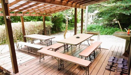 大人数でのBBQも楽しめるシンク付デッキ