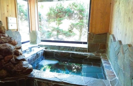 温泉旅館気分が味わえる石風呂