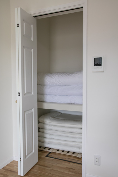 【貸別荘ゆうしん・１階】収納棚