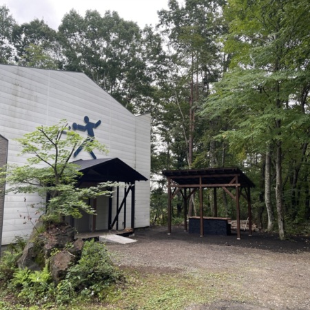屋根付大型BBQスペースで雨でも大丈夫！