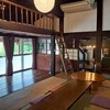 土間に大きなストーブ
