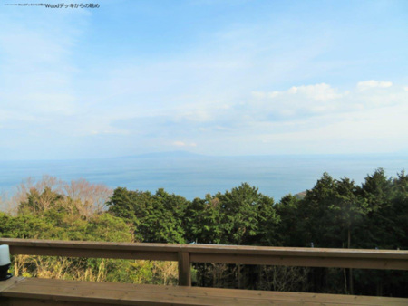 デッキからは海一望