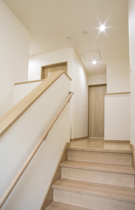 2階寝室スペースへの通路