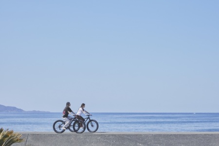 海岸沿いで爽快サイクリング