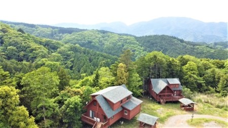 ロケーション　山の中でアウトドア体験