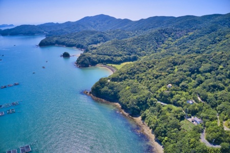 海と山に囲まれた立地