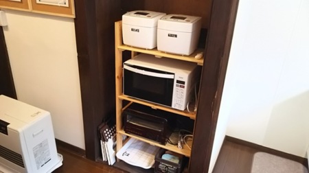 調理器具や食器類も沢山あります