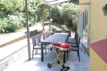 屋根付きBBQ場