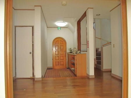 下駄箱完備の広い玄関