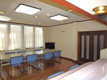 キッチンよりリビングルームの様子