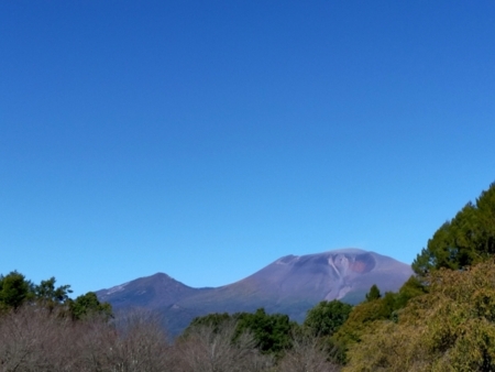 雄大な浅間山に四季を感じる