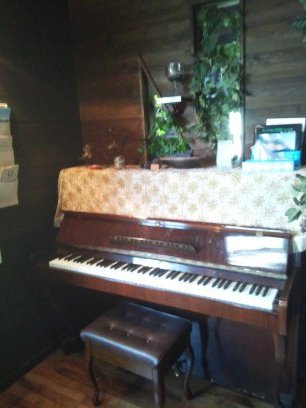 アップライトピアノ