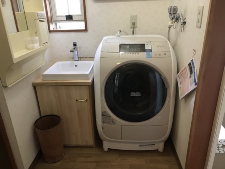 洗面所にドラム式洗濯乾燥機を設置