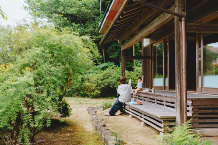 正面少し引いて