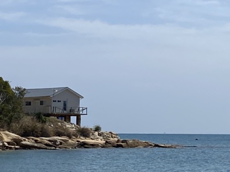 海のすぐそば！