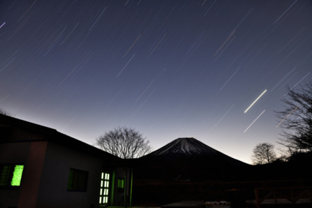 夜明け前の星空