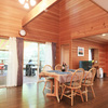 大きな梁が特徴的なリビングダイニング