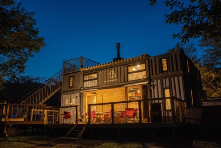 夜のコンテナワークス