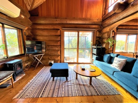 吹抜けで開放的な空間