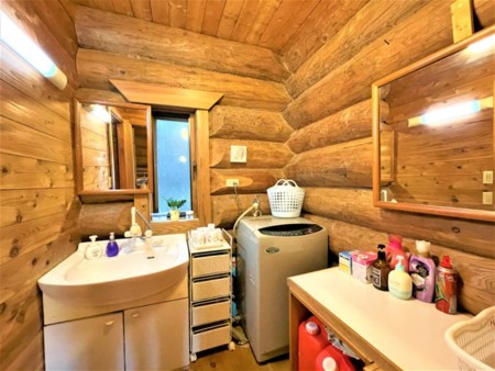 パウダールーム　洗濯機あります