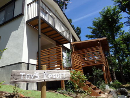 閑静な森の中の分譲地です