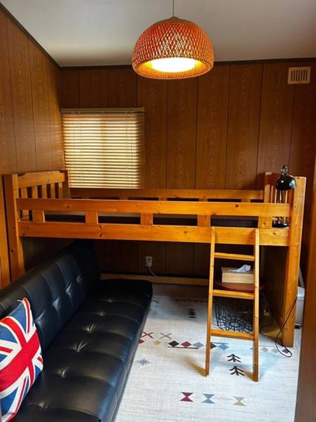 秘密基地のような2階の洋室(笑)