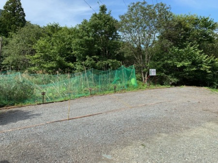 駐車場は2台まで無料となります