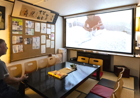 100インチスクリーン