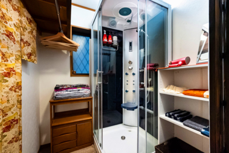 シャワールーム