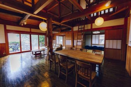 一枚板の大型ダイニングテーブル