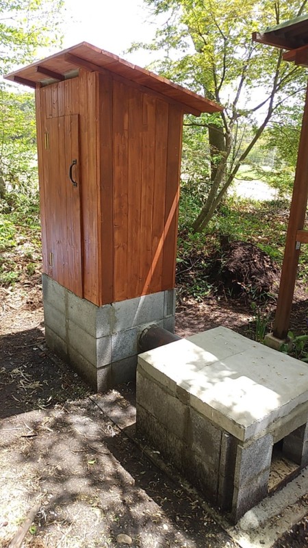 本格的な燻製小屋です