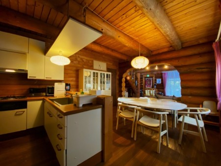 DKには調理器具と食器を用意しました