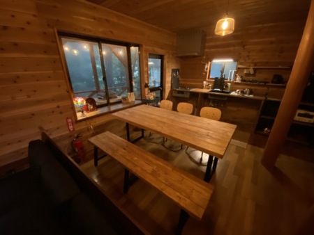 ゆったり寛げるダイニング