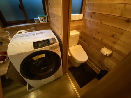 ドラム式洗濯機とトイレ