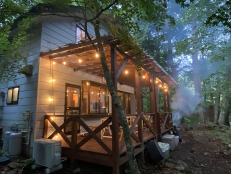 夕方には和やかにバーベキューが楽しめます