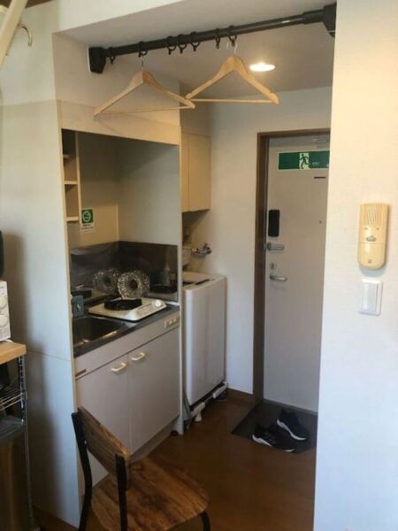 突っ張り式クローゼットハンガー