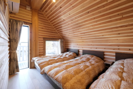 木の匂いに包まれる寝室