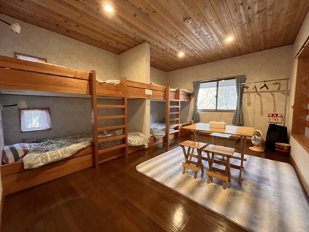 2階は2段ベッド2組