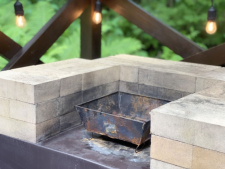 釜戸タイプのBBQグリルです