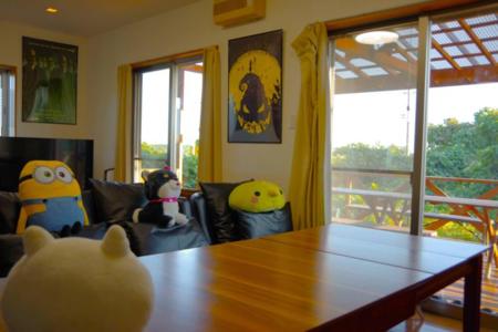 リビングから直でウッドデッキへGO！