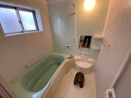 お風呂も広々、子供と一緒に入れます！