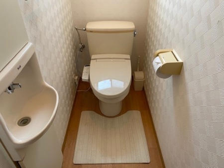 お手洗いはウォシュレットありです。